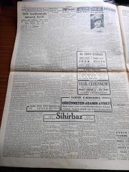 Cumhuriyet Gazetesi - 15 Şubat 1941 - Büyük Okyanusta İngiltere Amerika Fransa Japonya Üslerini Gösterir Harita - İaşe Teşkilatı Faaliyete Başlıyor - Hükümet Müstakil Elinde Bulunan Fazla Hububatı Satın Alacak - Willkie'nin İngiltere İntibaları Yazan Yunus Nadi Başmakale - Yunan Ordusu Büyük Bir Taarruza Geçti - Sicilyaya İngiliz Paraşütçüleri İndi - İngiliz Tayyare Filoları Düşman Memleketine Yaptıkları Bir Hücumdan Avdet Ediyorlar Fotoğrafı - Uzakşark Karışıyor Japon Filosu Hindiçini Sularına Geldi - Salzburg Mülakatı Hitler Yugoslav Nazırlarıyla Dün 3 Saat Görüştü - Büyük Muasırlar Yazan Winston Churchill Yazı Dizisi - Şair Nedim'in Harap Mezarını İstanbulu Sevenler Cemiyeti Tamir Ettirecek - Kızıl Vazo Yazan Peride Celal Yazı Dizisi - Dil Ve Edebiyat Davası Yazan İsmail Habib - Dilimize Göre Kalıplarız Yazan Burhan Felek Köşe Yazısı - Maria Rökk'ün Canlı Gerdanlığı Fotoğraf - Senenin En Mühim Maçı Beşiktaş Fenerbahçe - Sihirbaz Yazan Somerset Maugham Yazı Dizisi - Leyla ile Mecnun