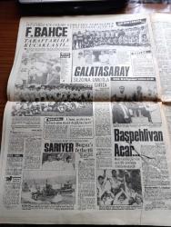 Hürriyet Gazetesi - 15 Temmuz 1985 - Kira Fena Eziyor - Kovboy Reagan'in Yaşama Hırsı - Turgut Özal'dan Kırkpınar Yolunda Peşrev -  Günün TV Programı - Yüzyılın Müzik Olayı Tina Turner Ve Mick Jagger Afrika'da Açlık Çekenler İçin Konser Düzenledi Fotoğraf - MDP'nin Verdiği Ders Yazan Oktay Ekşi - Bedrettin Dalan Kömür Mafyasına Savaş Açtı - Genelev Kadınları Yaka Kartı Takacak - Olaylar Ve İnsanlar Yazan Hasan Pulur - Seri İlanlar - Sovyet Yayılmacılığına Karşı ABD Tek Cephe - Atari Bilgisayar - Kraliyet Filarmoni Orkestrası Fotoğrafı - Cumhurbaşkanı Kenan Evren'den Gökçeada'ya Müjde - Sophia Loren'in Bu Resmine Sansür - İstanbul'un Üç Büyük Takımı Sezonu Açtılar - Fenerbahçe Taraftarı İle Kucaklaştı Fotoğrafı - Galatasaray Florya Tesislerinde Büyük Tezahüratlar İle Sezonu Açtı Fotoğraf- Rıdvan Dilmen -  Abdülkerim Durmaz - Cevat Prekazi - Milliyetçi Demokrat Partide Yılmaz Hocaoğlu İstifa Etti - Samsun 216 Sigara - Başpehlivan Sabri Acar - Mehmet Ali Ağca Davasında Romanın Görüşü