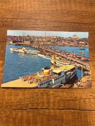 Galata  köprüsü yeni camii ve süleymaniyeye doğru bakış  İstanbul keskin color  kartpostalı 15x10.5 ebatında