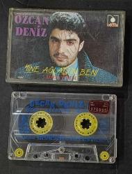 ÖZCAN DENİZ * YİNE AĞLATTIN BENİ / KORKUYORUM * KASET