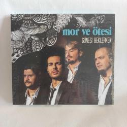 Mor ve Ötesi / Güneşi Beklerken - Jelatininde (Açılmamış) CD