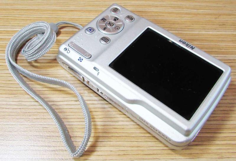 ViNTaGe NIKON Coolpix S210 DİJİTAL FOTOĞRAF MAKİNESİ - Antika