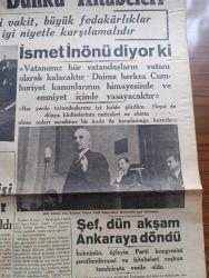 Cumhuriyet Gazetesi - 24  Birincikanun (Aralık) 1942 - Varlık Vergisi Bir Vatan Borcudur Herkes Onu Seve Seve Ödeyecektir Başmakale - Milli Şef İsmet İnönü'nün Millete Dünkü Hitabeleri - İsmet İnönü Diyor Ki Vatanımız Hür Vatandaşların Vatanı Olarak Kalacaktır Fotoğrafı - İstanbul Parti Vilayet Kongresinin Dünkü Celsesinden Şerefli Bir Hatıra Fotoğraf - Erbaa Felaketinin Bilançosu Resmi Malumata Göre 418 Kişi Ölmüş 484 Kişi Yaralanmıştır - Moskova'da Neşredilen Hususi Harp Tebliği - Varlık Vergisi Bankaların Tüccara Kredi Çekleri Vermesi Tasavvur Ediliyor - Askeri Vaziyet Rus Taarruzlarının Bugünkü Neticeleri Yazan Emekli General H. Emir Erkilet Yazı Dizisi - Müzeyyen Senar Halide Pişkin Gecesinde Turan Tiyatro Ve Sinemasında - Kasımpaşa Aşevi Açıldı - İnhisarın Yapacağı Rakılar - Kar İzleri Örttü Yazan Henri Bordeaux Yazı Dizisi - Alman Harp Tebliği - Sovyet Harp Tebliği - Yarının Gençliği Filmi Saray Sinemasında - İstanbul Belediyesi Şehir Tiyatrosu Dram Kısmında Büyük İhtilal  Oyunu