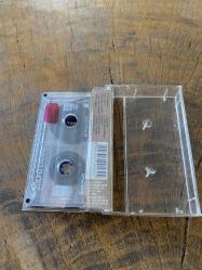 ZÜLFÜ LİVANELİ - NEYLERSİN - KASET