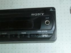 SONY CDX-GT212 OTO TEYP RADYO CD ÇALAR ORJİNAL TEMİZ 2.EL ÜRÜN ÇIKABİLİR KAFALI LCD EKRANLI