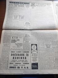 Cumhuriyet Gazetesi - 14 Kasım 1959 - Eisenhower'in Özel Heyeti Dün Ankara'ya Geldi - Boğazda Kurulması Muhtemel Germe Bant Projesine Müstenit Köprünün Maketinden İki Görünüş - Beyaz Saray'ın Basın Sekreteri J. Habertürk İle Başkanın Oğlu J. Eisenhower Dün Ankara Havaalanında Fotoğrafı - 1958 Dünya Güzeli Corine Rottschafter Fotoğraf - Namık Kemal'in Reşat Nuri Güntekin Tarafından Sahneye Koyulan Oyunu Akif Bey Fotoğraf - Amerika'da Sendikalar Yazan Joanine Roy Yazı Dizisi - Koruyucu Melekler Sevimli Balıkçı Çizgi Roman - Bay Oscar Karikatür - Alaca Çorap Yazan Nihal Karamağaralı Yazı Dizisi - Beşer Dakikalık 6 Derste Yazı Yazmayı Öğreten Makine - Plastik Ve Estetik Cerrahi Yazan Operatör Doktor Atilla Oymak - General Kasım'a Yeni Suikast Mi Yapıldı - Kral Oidipus'un Temsilleri Uzatılıyor - Bazı Tarih Parçaları Yazan Burhan Felek Köşe Yazısı - Boğaz Köprüsü Projesi - Futbol Federasyonu Reisi Faik Gökay'ın Basın Toplantısı Nihayet Avrupalı Sayıldık - DYO Boya - Milli Ligin 2. Devresi