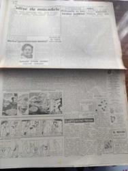 Cumhuriyet Gazetesi - 8 Aralık 1959 - Amerika Birleşik Devletleri Başkanı Eisenhower Dün Yurdumuzdan Ayrıldı - Eisenhower Ankara'daki Ayrılmadan Önce Celal Bayar'la Fotoğrafı - Türk Amerikan Müşterek Tebliği - Türkiye'de Kurulacak Füze Rampalarına Dair Dün Yapılan Açıklama - Eski Bakanlar Diyorlar Ki Şükrü Sökmensüer'in Düşünceleri Röportajı Yapan Feyyaz Tokar Yazı Dizisi - Şemi Ergin Ulaştırma Atıf Benderlioğlu Da Milli Eğitim Bakanlığına Getirildi - Geyikli Hadiseleri İle İlgili Olarak Haklarında Dava Açılan Demokrat Partililer - Sağlık Bakanı Lütfi Kırdar Sovyet Rusya'ya Gidiyor - Radyodan Televizyona Derleyen M. Kenan Kan Yazı Dizisi - Koruyucu Melekler Çizgi Roman - Profesör Nimbüs'ün Maceraları Karikatür - Psikanaliz Ve Bazı Karakter Özellikleri Yazan Halis Özgü - Mao Stalin Rolünde Yazan Joseph Alsop - Hür Dünyanın Alemdarı Yazan Burhan Felek Köşe Yazısı - Basınla İlgili Bir Af Teklifi - Kara Kuvvetleri Takımı Şampiyon - Eski 11 Dünya Boks Şampiyonu Ne Yapıyor - Fenerbahçe