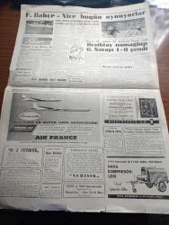 Cumhuriyet Gazetesi - 3 Aralık 1959 - Mecliste Dün De Gürültüler Oldu - Doktor Fazıl Küçük Bugün Kıbrıs'ta Cumhurbaşkanı Muavini İlan Edilecek -  Dün 5 Gazeteci Daha Mahkum Oldu - Muhalefetin Yeni Bütçe Hakkındaki Görüşü - Nurcuların Dünkü Duruşması - Samsundaki Nurcular Nelerle İtham Ediliyorlar - Mülkiyenin 100. Yıldönümü - Galatasaray Beşiktaş Maçını Dalda İzleyenler Fotoğraf - Ankara Koleji Öğrencilerinin Yaptırdıkları Eisenhower 40*60 Ebadındaki Dev Portresi - Hürriyet Şairi Namık Kemal Anıldı - Devlet Operası Sanatçısı Hüsamettin Under İşinden Çıkarıldı - Konyalı Kız Yazan Fakir Baykurt - Türk İran Dostluğuna Mevlana Yazan Hasan Ali Yücel - Ayrılan Kalpler Filmi Site Sinemasında - Sudanda 5 Kişi Kurşuna Dizildi - Alaca Çorap Yazan Nihal Karamağaralı Yazı Dizisi - Ankara İstanbul Radyosu Programı - Okul Yapılan Köy Cami Ve Kahveleri - Beşiktaş Namağlup Galatasaray'ı 1 0 Yendi - Fenerbahçe Nice Bugün Oynuyor - Turgay Şeren 1 Ay Metin Oktay 20 Gün Oynamayacak -Lefter Küçükandonyadis