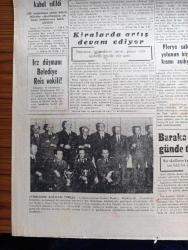 Cumhuriyet Gazetesi - 22 Ekim 1959 - Meclis Başkanlığı İçin Adaylar Çoğalıyor - Kırklareli Milletvekili Hüsnü Yaman da Adaylığını Koyacağını dün Açıkladı - Eskişehir'de Gazeteci Abdulkadir Hürol On Ay Hapse Mahkum Oldu Fotoğraf - Kıbrıs'ta Yeniden Bir Buhran Patlak Verdi - Yasak Edilen Resimler - Cumhuriyet Kupaları Verildi Fotoğraf - Florya Sahil Yolunun Büyük Bir Kısmı Açılıyor - Osman Bölükbaşının Duruşmasına Devam Edildi - Ortadirek Yazan Yaşar Kemal Yazı Dizisi - Altı Defa Ölümü Atlatan Chesmann Yarın Akşam Da Ölümden Kurtulacak Mı - Tiyatro Tahtaravalliden Yaşayan Ölülere Yazan Lütfi Ay - Yeni Çıkan Plaklar - Müzeyyen Senar - Selahattin Çelikses - Batılı Müttefikler De Gaulle ile Anlaşamıyor - Dünyanın En Güzel Kadını Filmi Kadıköy Süreyya Sinemasında - 1959 1960 Yunus Nadi Armağanı Dil Davamız - Fenerbahçe Nice Maçına Hazırlanıyor - 3. Akdeniz Oyunları - Şampiyon Dursun Ali Antrenör Oktav'ın Omzunda Fotoğrafı