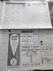 Cumhuriyet Gazetesi - 4 Ocak 1960 - Başbakan Adnan Menderes Adana'da Bir Konuşma Yaptı - Saidi Nursi Hakkında Kovuşturma Gelişiyor - Saidi Nursi'nin Ankara'da Çekilen Son Resmi - Ahmet Emin Yalman Dün Tahran'dan Döndü - Kim Dergisinin Mesul Müdürü Şahap Balcıoğlu Yarın Hapse Giriyor - Bir Kısım Anadolu Şehirlerinde Yılbaşı Kutlanmadı - Polis Yeşilay Kongresine Müdahale Etti - Kızılay'ın Faslılara Yardımı Fotoğraf - Beşiktaş Fenerbahçe'yi Yendi Fotoğraf - Irak Anayasası Türkleri Unsur Olarak Tanımıyor - Küçük Peyk'in Büyük Gazası Yazan A. Cemalettin Saraçoğlu Yazı Dizisi - Türkiye İş Bankası - Amerika'da Kennedy Adaylığını Koydu - Senenin İlk Haftası Yazan Burhan Felek Köşe Yazısı - Kanlı İhtiras Filmi Atlas Sinemasında - Sezai Ömer Madra Zeytinyağı Ve Sabunları - Falcıların Sesleri 1960 Yılına Mars Yıldızı Hükmedecek - Bay Oscar Karikatür - Beşiktaş Fenerbahçe Maçı Hakemi Bulgar Takov Dedi Ki Halk Sahaya Hücum Etti Maçı Eksik Oynattım - Federasyon Asbaşkanı Hakkı Yeten