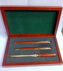 AHŞAP GÖVDELİ DOLMA VE TÜKENMEZ KALEM SETİ ÖZEL AHŞAP KUTUSUNDA (SIFIR KULLANILMAMIŞ)