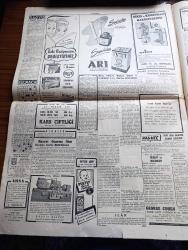 Cumhuriyet Gazetesi - 28 Nisan 1950 - Daha Çok Ve Daha Çabuk Yazan Abidin Daver Köşe Yazısı - Aday Listelerine Parti Propagandaları - Yurtta Seçim Faaliyeti Ve Cumhuriyet Gazetesi - Cumhuriyet Gazetesinin 12 Yazarının Seçim Çalışmalarını Yapacağı Yerler Haritası -  Halil Özyörük Hakkındaki Neşriyata Cevap Verdi - Cumhuriyet Halk Partisinin Seçim Beyannamesi - Tito Atina İle Dostane Münasebetler Kuruyor - Amerika'dan Türkiye'ye Celbedilen Uzmanlar - Boğazlar Hakkında Rus İddiası - Sütlüce Faciasının Dünkü Duruşması - Seçim Ve Propaganda Yazan Doçent Doktor Nurullah Kunter - Büyük Doğu Neşriyat Müdürü Neslihan Kısakürek Hastaneye Kaldırıldı - Kısmet Nakleden Hatice Vildan Yazı Dizisi - Transfer Mevsimi Koysak Yazan Burhan Felek Köşe Yazısı - Üç Silahşörler Yazan Alexandre Dumas Çizgi Roman - Mayıs İçinde İstanbul'a Gelecek Sunderland Takımına Dair Yazan Ömer Besim - Sinema Yıldızı Shirley Temple Belediye Reisi Seçildi - İstanbul Ankara Radyosu Programı - Arı Unları - Necipbey Briyantini
