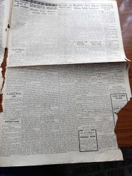 Cumhuriyet Gazetesi - 28 Birinciteşrin (Ekim) 1944 - Uzak Şarkta Yazan Nadir Nadi Başmakale - Churchill'in Beyanatı Almanlar Ümide Düşmesinler Aramızda İhtilaf Yoktur - Cumhuriyet Bayramı - Başvekil Şükrü Saracoğlu Bugün Saat 13 te Radyoda Söyleyeceği Nutukla Büyük Bayramı Açacak - Mağlup Olan Japon Filosu Hala Kaçıyor - Hollanda'da Vaziyeti Gösterir Kroki - Macaristan'da Olup Bitenlerin İçyüzü - Cemal Nadir Karikatür - Rize Gümüşhane Ve Maraş'ta Zelzele - Doğu Prusyada Büyük ve Kanlı Savaşlar - Milli Tarihimizin Seyri İçinde İlk Tahsil Meselesi Yazan Profesör Fahri Fındıkoğlu - İsmail Dümbüllü Tekmil Kadrosuyla Beyoğlu İstanbul Gazinosunda - Ses Tiyatrosu Sadi Tek Ve Muammer Karaca - Uçar Bombalar Kimin İcadı - Hiş Herif Yazan Burhan Felek Köşe Yazısı - Kızılordunun Norveçe Girişi - Bestekar Kemani Haydar Telhüner Ayda Sönmez Ve Nevzat Akay Taksim Halk Gazinosunda