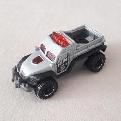 Matchbox Police 2'li Metal Araba Lotu (Chevy Corvette ve Road Raider)