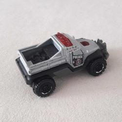 Matchbox Police 2'li Metal Araba Lotu (Chevy Corvette ve Road Raider)