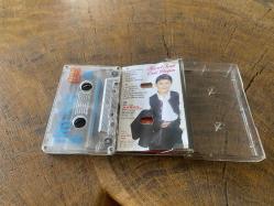 KÜÇÜK İBO - HASRET SONA ERDİ BUGÜN - KASET