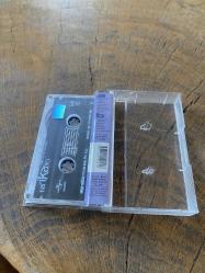HARİKA AVCI - AŞKIMIZ BİR UÇURUM - KASET