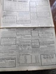 Cumhuriyet Gazetesi - 15 Nisan 1947 - ONU Ve Barış Yazan Nadir Nadi Başmakale - Amerikan Yardımı İçin Yapılan Tartışmalar - Büyük Millet Meclisi Çalışmalarına Başladı - Güreşçilerimiz Prag'da Üçüncü Oldular - Yarı Ortada Yaşar Doğu Greko Romen Avrupa Birinciliğini Kazandı Fotoğraf - Stalin İle Stassen Neler Görüştüler - Filistin Ve Araplar - Irak Ve Ürdün İttifak Ettiler - İran Ve Irak'ta Çıkan Kürt İsyanı Söndü -  Barzani Kürt Aşiretleri Reisi Molla Mustafa Teslim Oldu - Safiye Ayla Hamiyet Yüceses Yarın Akşam 21 de Pangaltı İnci Sinemasında - Broadway Çılgınlıkları Sümer Sinemasında - Adak Yazan Kemal Ragıp Yazı Dizisi - Atina'da Müşahedeler Yazan Burhan Felek Köşe Yazısı - Dünyanın En Büyük Vapuru Kraliçe Elizabeth Karaya Oturdu - General Electric - Koç Ticaret - Antalya Umumi Nakliyat - İstanbul Belediyesi Şehir Tiyatroları Dram Kısmında Köyde Bir Ay Piyesi - Uyuz Ve Deri Hastalıklarını Dermoliv Geçirir
