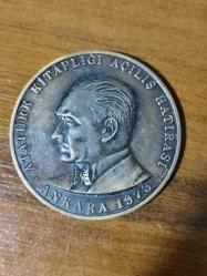 Atatürk Kitaplığı Açılış Hatırası  1973