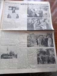 Cumhuriyet Gazetesi - 18 Ağustos 1939 - Hava Hücumlarına Karşı Korunma Yazan Yunus Nadi Başmakale - İsmet İnönü Edirne Numune Fidanlığında Dünkü Tetkikleri Esnasında Fotoğraf - Dünkü Hava Manevrası Hazırlıklarında Beyazıt Kulesindeki Gözcüler Fotoğraf - Cumhurreisimiz İsmet İnönü Dün Karaağaç İstasyon Binası Önünde - Ticaret Vekili Cezmi Erçin İstanbul'a Geldi - Sinir Harbi Başladı Almanya Müttefiklerin Arasını Mı Açmak İstiyor - Tarihi Roman Buhara Güneşi Yazan Orhan Rahmi Yazı Dizisi - İzmir'de Turistik Yolların İnşasına Başlandı - Kont Csaky'nin Hitler'le Mülakatı - Hacivat Ve Sarı Tehlike Yazan Peyami Safa - Tramvayda Tahtakurusu İle Bir Mülakat Yazan Mithat Cemal - Mussolini Badoglio İle Görüştü - Tiyatro Artistleriyle Sinema Sanatkarları Arasında Rekabet - Adliye Vekili Fethi Okyar Bugün İmralıya Gidiyor - Hamiyet Yüceses Ve Mısır Yıldızı Kiki Taksim Panaroma Bahçesinde - Uçurumda Bir Genç Kız Yazan Server Bedi Yazı - Dövüşlü Demirspor Galatasaray Maçında Çıkan Hadise