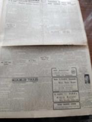 Cumhuriyet Gazetesi - 26 Ocak 1946 - Komisyon Kurunuz Yazan Nadir Nadi Başmakale - Güvenlik Konseyinin Dünkü Mühim Kararı - Konsey Rusya'nın Şiddetle Muhalefetine Rağmen İran Meselesini Tetkik Ve Müzakereye Karar Verdi - Konseyde Dünkü Tartışmalar - Bevin Şöyle Bağırdı Küçük Bir Devletin Sesini Duyurmasına Mani Olmamak Lazım - Lübnan Konseye Müracaat Etti - Lübnan Fransız Ve İngiliz Kuvvetlerinin Topraklarından Çekilmesini İstiyor - Madam Çan Kay Şek 10 Rus Generaline Nişanlar Verirken Bir Nutuk Söyledi - İtalyan Sömürgeleri - Belediye Dün Et Narkını Söyledi - Yunanistan 14 Milyar Dolar Tazminat İstiyor - Amerikalı Gözüyle Bugünkü Türkiye Yazan Summer Welles - Şehir Tiyatrosunda Küçük Şehir Sahneye Koyan Muhsin Ertuğrul - Sirkeci Konya Lezzet Lokantası - Miskinler Tekkesi Yazan Reşat Nuri Güntekin Yazı Dizisi - Kızıl Saçlı Kadın Bugün Elhamra Sinemasında - Cemal Tollu Sergisi Ve Bursa - Şevket Yolcular Bedia Zeynep Garden Barda - Bugünkü Radyo Programı - Bulmaca - Borsa