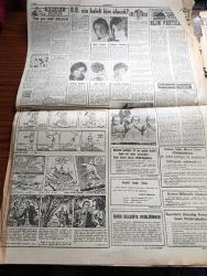 Cumhuriyet Gazetesi - 29 Mayıs 1962 - Paris'te Bir Kongre Yazan Nadir Nadi Başmakale - Adalet Partisi Senato Grubu Afla İlgili Hükümet Görüşünü Kabul Etti - Sermaye Yatırımı İle İlgili Türk Batı Alman Görüşmelerine Başlandı - İkinci İmar Ve İskân Kongresi Açıldı - Of'lu Mehmet Reis Uçakla İsrail'e Gitti - Plajlar Ve Moteller 3 Gün Sonra Açılacak - Silifke'de Genç Bir Yobaz Atanın Büstünü Parçaladı - İsmet İnönü'yü Öldüreceğim Diyen Sarhoş Önce Tevkif Edildi Sonra Serbest Bırakıldı - Bir Daha Bir Daha Yazan İlhan Selçuk Köşe Yazısı - Son Macera Yazan Maurice Dekobra Yazı Dizisi - Franco Din Adamlarını İspanyol Grevcilerini Tahrik Etmekle Suçladı - Kızıl Çin'de Açlık - Havada Laflar Yazan Burhan - Brigitte Bardot'un Halefi Kim Olacak - Resimli Roman Melun Kız Çizen Yves Sayol - Bay Oscar Karikatür - Mersin Petrolünün İlk Partisi İstanbul'a Geliyor - Bingöl'de Liseliler Paydos'u Temsil Etti - 400 Metre Engellide Fahir Özgüden 5000 Metrede Muharrem Dalkılıç Birinci Geldiler - Fenerbahçe