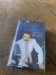 ORHAN GENCEBAY - KLASİKLERİ SİZİN SEÇTİKLERİNİZ 68'DEN.. 83'E - 2 X KASET (ÇİFT KASET / JELATİNİNDE)