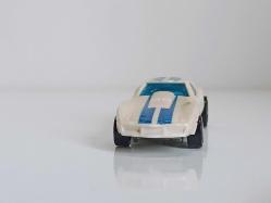 Hot Wheels 81 Corvette Stingray 2010 Polis Arabası Diecast Araba