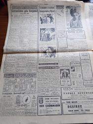Cumhuriyet Gazetesi - 11 Kasım 1956 - Rus Askeri Macar İhtilalcilerine Katılıyor - Milliyetçiler Dün Uranyum Madenlerini Havaya Uçurdular - Büyük Atatürk'ü Dün Saygı İle Andık -  Sevgili Milleti Dün Sabah Büyük Atanın Mezarı Önünden Geçiyor Fotoğraf - Amerika 5 Li Konferansa Yanaşmıyor - Cumhurbaşkanı Celal Bayar Anıtkabir'e Çelenk Koyarken Fotoğraf - Suudi Arabistan Kralının Kardeşi 50 Bin Dolara Kiralanan Uçakla Geldi Fotoğraf - İsrail 50 Milyon Dolarlık Mısır Silahı Ele Geçirdi - başbakan Adnan Menderes Dün Amerikan İngiliz Elçilerine Görüştü - Gaz Benzin Ve Motorin Tevzie Tabi Tutuluyor - Don Camillo'nun Küçük Âlemi Yazan G. Guareschi Yazı Dizisi - Hariçte Sekiz Fabrika Kapatılıyor - Şekerbank İkramiyesini Zeki Müren Kazandı Fotoğraf - Bursa Bir Tiyatro Binasına Kavuşuyor - Haftanın Şakaları Yazan Burhan Felek - Tarihin Tarihi İmparatoriçe Ojeni Yazan Alain Decause