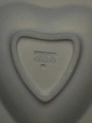 Wedgwood Jasperware Kalp Formlu Tabak – Mavi & Krem – England