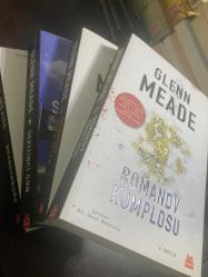 Glenn meade 4 kitaplık sıfır set - brandenburg , sekizinci gün , huzursuz hayaletler , romanov  komplosu