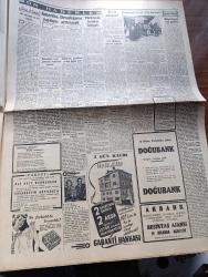 Cumhuriyet Gazetesi - 12 Nisan 1953 - Asıl Ne Bekliyoruz Yazan Nadir Nadi Başmakale - İki Parti Cumhuriyet Halk Partisi İle Demokrat Parti'nin Arası Yeniden Açılıyor - Kore'de Anlaşma Oldu - Suçlu Memurların Muhakeme Usulü - Dumlupınar Denizaltısına Dair Bilirkişi Raporu Dün Adalete Verildi - İstanbula Gelen Alman Alimi Ve Atom Bombası Butenand - İstanbul'un En Nazik Vatandaşı Seçilecek - Dumlupınar'ın Komutanı Yüzbaşı Sabri Çelebioğlu Dün Çanakkaleden Geldi - 3 Kadının Romanı Yazan Peride Celal Yazı Dizisi - Mareşal Rommel'in Hatıraları Yazan Lidell Hart Yazı Dizisi - Beşiktaş Vefa Bugün Karşılaşıyor - Fenerbahçeli Atletler İle Basketbolcular Atina'ya Gidiyorlar - Radife Erten Sabite Gülerman Ve Perihan Sözeri Tepebaşı Bahçesinde - İlk Renkli Türk Filmi Halıcı Kız Reji Muhsin Ertuğrul Atlas Sinemasında - Vivian Leigh Delirdi Mi - Tiyatro Âlemimizde Bir Anket