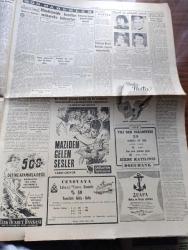 Cumhuriyet Gazetesi - 30 Kasım 1953 - Pakistan Devlet Reisinin Ziyareti Münasebetiyle Cumhuriyet Başmakale - Bütçe Tasarısı Bugün Meclise Veriliyor - Tito'nun Triesteye Dair Yeni Teklifleri - Pakistan Umumi Valisi Gulam Muhammed'in Ankara'da Ziyaretleri Fotoğraf - Kore'de Komünistler 29815 Kişiyi Katlettiler - Milli Güreş Takımımız Dün İstanbul'a Döndü Fotoğraf - Beşiktaş Fenerbahçe'yi Dün 2 0 Mağlup Etti Fotoğraf - Eski İran Başbakanı Musaddık Açlık Grevine Başladı - 26 Kore Gazimiz Dün Geldi - Cüzamlı Kadın Yazan Guy Des Cars Yazı Dizisi - Uçan Daireler İçin İlk Eser Yazı Dizisi - Maziden Gelen Sesle Çağlayan Yayınevinde Çıkıyor - Burslu Talebinin Mecburi Hizmeti Yazan Burhan Felek Köşe Yazısı - Otomobil Yarışı Mülakatları - Almanya'da Hitler'in Hayatını Canlandıran Film Niçin Gösterilmedi - Şöhret Fabrikatörü Guido Orlando Yazı Dizisi - Hamdi Helvacıoğlu Ve Zekeriya Tüzmen Demir Ve İnşaat Malzemesi - Vita Mutbak Margarini - Singer Saatleri - Minerva Dikiş Makineleri