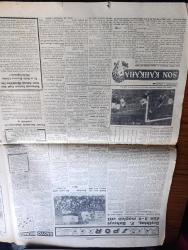 Cumhuriyet Gazetesi - 30 Kasım 1953 - Pakistan Devlet Reisinin Ziyareti Münasebetiyle Cumhuriyet Başmakale - Bütçe Tasarısı Bugün Meclise Veriliyor - Tito'nun Triesteye Dair Yeni Teklifleri - Pakistan Umumi Valisi Gulam Muhammed'in Ankara'da Ziyaretleri Fotoğraf - Kore'de Komünistler 29815 Kişiyi Katlettiler - Milli Güreş Takımımız Dün İstanbul'a Döndü Fotoğraf - Beşiktaş Fenerbahçe'yi Dün 2 0 Mağlup Etti Fotoğraf - Eski İran Başbakanı Musaddık Açlık Grevine Başladı - 26 Kore Gazimiz Dün Geldi - Cüzamlı Kadın Yazan Guy Des Cars Yazı Dizisi - Uçan Daireler İçin İlk Eser Yazı Dizisi - Maziden Gelen Sesle Çağlayan Yayınevinde Çıkıyor - Burslu Talebinin Mecburi Hizmeti Yazan Burhan Felek Köşe Yazısı - Otomobil Yarışı Mülakatları - Almanya'da Hitler'in Hayatını Canlandıran Film Niçin Gösterilmedi - Şöhret Fabrikatörü Guido Orlando Yazı Dizisi - Hamdi Helvacıoğlu Ve Zekeriya Tüzmen Demir Ve İnşaat Malzemesi - Vita Mutbak Margarini - Singer Saatleri - Minerva Dikiş Makineleri