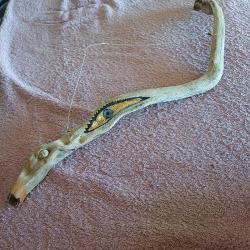 LOT.10 » Ahşap yılan formunda nazarlık