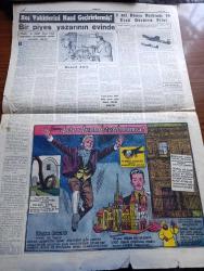 Cumhuriyet Pazar Gazetesi - 16 Ocak 1955 - Yedi Dakika Yazan Doğan Nadi Köşe Yazısı - Renkli Karikatür - Gelişi Güzel Yazan Hamdi Varoğlu - Sanat Haftası Yazan Selmi Andak - Sanat Ve Çıplaklık - Küçük Kral Çizen O. Soglow - Haftanın Şakaları Yazan Burhan Felek - Eğlencelik Köşesi - Elizabeth Taylor'un Yeni Filmi Paris'i Son Gördüğünde Fotoğrafı - Geçen Sene Adı En Çok Geçen Kadın Marilyn Monroe Fotoğrafı - Kadın Severse Filminden Bir Sahne Muzaffer Tema İle Leyla Altın - Atıf Kaptanla Gani Turanlı Kara Vadi Filminin Bir Sahnesinde - Neriman Köksal İle Kenan Artun Kara Vadi Filmimi Bir Sahnesinde - Hollywood'da Yaşlı Artistlere Karşı Bir Savaş Açıldı - Clark Gable Resmi Kayıtlara Göre Elli Dört Yaşındadır Fotoğrafı - Ev Kadın Moda Köşesi - Kitaplar Ve İnsanlar Bir Han'ın Sakinleri Yazan Faruk Toprak - Ali Ulvi'den Seyahatname - Ankara'nın En Az Alkol Harcadığı Bir Yılbaşı Yazan Feyyaz Tokar - Boş Vakitlerini Nasıl Geçirirlermiş Röportajı Yapan Reşad Enis - Cevad Fehmi Başkut Fotoğraf