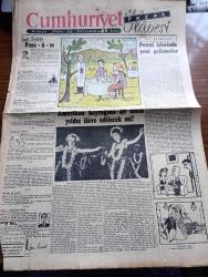 Cumhuriyet Pazar Gazetesi - 12 Nisan 1953 - Yedi Dakika Yazan Doğan Nadi Köşe Yazısı - Renkli Karikatür - Petrol İşlerinde Yeni Gelişmeler - Amerikan Bayrağına 49. Yıldız İlave Edilecek Mi - Haftanın Şakaları Yazan Burhan Felek - Dünya Edebiyatından Seçme Hikayeler Şeftali Çiçeği Yazan Su Şih - Bizim Yıldızlar Neriman Köksal Fotoğraf - Alida Valli Dünya İtham Ediyor Filminde Fotoğraf - Meyhane Köşeleri Filminin Başartisti Saliha Tekneci Fotoğraf - Bu Kadın Benimdir Filminin Bir Sahnesinde Talat Artemel İle Fatma Bilgen Fotoğraf - Errol Flynn İle Meşhur Sinema Artisti Gina Lollobrigida Don Juan Filminde Fotoğraf - Ev Kadın Moda Köşesi - Asırların Ve Eserlerin Üstünden Bakan Bir Sanatkar Mimar Sinan Yazan Samih Nafiz Tansu - Bir Balo Hatırası Yazan Fuad Duyar - Şimdi De Bir Kadın Erkek Oldu Fotoğraf - Bu Adama Niçin Devrin En Büyük İnsanı Diyorlar Dr. Schweitzer Fotoğraf - Dünyanın En Güzel Zenci Kızı İsabelle Fotoğraf - İster İnan İster İnanma Çizen Yazan Ripley