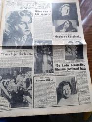 Cumhuriyet Pazar Gazetesi - 12 Nisan 1953 - Yedi Dakika Yazan Doğan Nadi Köşe Yazısı - Renkli Karikatür - Petrol İşlerinde Yeni Gelişmeler - Amerikan Bayrağına 49. Yıldız İlave Edilecek Mi - Haftanın Şakaları Yazan Burhan Felek - Dünya Edebiyatından Seçme Hikayeler Şeftali Çiçeği Yazan Su Şih - Bizim Yıldızlar Neriman Köksal Fotoğraf - Alida Valli Dünya İtham Ediyor Filminde Fotoğraf - Meyhane Köşeleri Filminin Başartisti Saliha Tekneci Fotoğraf - Bu Kadın Benimdir Filminin Bir Sahnesinde Talat Artemel İle Fatma Bilgen Fotoğraf - Errol Flynn İle Meşhur Sinema Artisti Gina Lollobrigida Don Juan Filminde Fotoğraf - Ev Kadın Moda Köşesi - Asırların Ve Eserlerin Üstünden Bakan Bir Sanatkar Mimar Sinan Yazan Samih Nafiz Tansu - Bir Balo Hatırası Yazan Fuad Duyar - Şimdi De Bir Kadın Erkek Oldu Fotoğraf - Bu Adama Niçin Devrin En Büyük İnsanı Diyorlar Dr. Schweitzer Fotoğraf - Dünyanın En Güzel Zenci Kızı İsabelle Fotoğraf - İster İnan İster İnanma Çizen Yazan Ripley