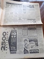 Cumhuriyet Gazetesi - 22 Kasım 1957 - Seçimler Hakkında Meclis Tahkikatı Açılması Katileşti - Başbakan Adnan Menderes Yeni Hükümeti Dün De Açıklayamadı - Eski Vali Fahrettin Kerim Gökay Vilayetten Taşındı - Yeni İstanbul Valisi Mümtaz Tarhan Parti Hayatından Çekiliyor - Sümerbank Maliyetleri Esas Tutuldu - Fezanın İlk Fatihleri Suni Peykler Yazı Dizisi - Seni Sevmek Kaderim Yazan Sinclair Levis - Kıbrıslı Bir Türk Polisini Öldüren Katiller Bulunamadı - Asya Gribinin İkinci Turu - Kral Kupası Tenis Karşılamaları - Avrupalı Meşhur Terzi Carven Geldi - Asya Gribi Yüzünden Şehir Dram Tiyatrosunda Yeni Piyes Geri Kaldı - Pertevniyallilerin Aşure Günü - Dünyanın En Kuvvetli Adamı Jan Rayçeviç - General Electric Ampul - Fenerbahçeli Milli Oyuncu Seraceddin Kırklar Romaya Gidiyor - Atletizm Federasyonu Muvaffak Oldu Amerikalı Antrenör V.E. Francy Geliyor - Federasyon Kupasının Sekiz Takımı Maça Hazır - 100.000 Kişilik Stadın Temeli Mart'ta Atılacak - Puppo Sandro 1958 de Gelecek