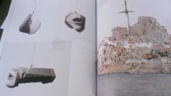Anıtsal değil: 21. yüzyılda nesne. [= Unmonumental: The object in the 21st century] ÖZEL KUTUSUNDA