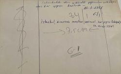 Bir kar fırtınası eşliğinde zorlu bir yürüyüş yaparken çekilmiş olan bir grup kadın-erkek fotoğrafı. İstanbul 11 Ocak 1981 .ORJİNAL SİYAH & BEYAZ 17x12cm EBADINDA - 1940'LAR, 1950'LER, 1960'LAR ve 1970'LER