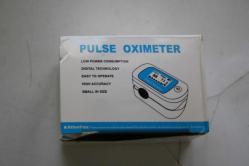 PULSE   Parmak Tipi Oksimetre Nabız Oksijen Ölçer Nabız Ölçer (D-KOLİ 2