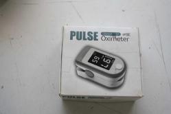 PULSE   Parmak Tipi Oksimetre Nabız Oksijen Ölçer Nabız Ölçer (D-KOLİ 2