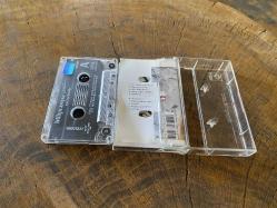 HÜLYA AVŞAR - 2002 / AŞIKLAR DELİDİR - KASET