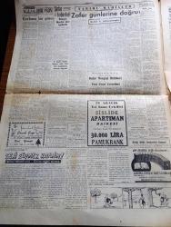 Cumhuriyet Gazetesi - 21 Aralık 1957 - Demokrat Partililer İktisadi Gidişi Tenkit Ettiler - Elazığ Basını Sönüyor - Kıbrıslı Rumlarla Vali Foot Arasında Dostluk Arttı - Şam Türkiye'ye Yeni Bir Nota Verecekmiş - NATO Kararlarına Muhalefet Başladı - Kayseri'nin Bir Köyünde 48 Çocuk Kızamıktan Öldü - Cibalide Yangın Fotoğraf - 20. Asırda Hakiki Bir Robenson Nakleden A.  Cemaleddin Saraçoğlu Yazı Dizisi - İstanbul Hilton Çocuk Çayı - Van Özalp'ta 33 Vatandaşın Kurşuna Dizilmesi Hadisesi - Cezayirde Kanlı Savaş Şiddetlendi -  Zaruri İhtiyaç Maddeleri - Sanatkar Celal Şahin Aleyhine Babalık Davası Açıldı - Devlet Tiyatrosu İstanbul'a Geliyor - Günün Ansiklopedisi - Fenerbahçe Ankara'da Galatasaray'a 47 45 Mağlup Oldu - Kıbrıs'ta Şöhretli Türk Takımı Çetinkaya İngiliz Hava Kuvvetlerini 3 1 Yendi - Beşiktaş Adalet Yarın Şeref Stadında Oynayacak - Vakko