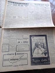 Cumhuriyet Gazetesi - 22 Şubat 1955 - Hükümet Primli Turizm Dövizi İgdaş Ediyor - İzmirde Dün Görülmemiş Bir Med Hadisesi Vukubuldu - Celal Bayar Ve Eşi Pakistan Genel Valisi Gulam Muhammed'in Karaşi'de Verdiği Bir Ziyafette Fotoğraf - Gazeteciliği Şah Olmaya Tercih Eden İran Tahtının Varisi Prens Ali Fotoğrafı - General Van Fleet Dün İstanbul'a Geldi - Hemşire Okulunun 30. Yıldönümü Kutlandı Fotoğraf - İkinci Elektrik Santrali Yer Altında Kurulacak - Sisli Ufuklar Yazan Taylor Caldwell Yazı Dizisi - Bir Hekimimizin Cevabı Yazan Burhan Felek Köşe Yazısı - Bu Haftaki Maçlar Devre Sonuna Bırakıldı - 1954 1955 Yunus Nadi Mükafatı En Güzel Fikir Yazısı - Ordu Takımı Kampına İltihak Eden Futbolcular - Avare Filmi Sümer Sinemasında - Bir Bekarın Sevgilileri Yazan Maurice Dekobra Yazı Dizisi - Günün Resimleri - Resimli Roman Gangsterler Yatağı Yazan George Simenon - Otomobille Maça Çıkış Fotoğraf - Milano'nun Savoy Otelinde 26 Ressam Gina Lollobrigida'nın Resimlerini Yapıyor Fotoğraf - Shell