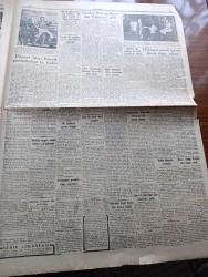 Cumhuriyet Gazetesi - 22 Şubat 1955 - Hükümet Primli Turizm Dövizi İgdaş Ediyor - İzmirde Dün Görülmemiş Bir Med Hadisesi Vukubuldu - Celal Bayar Ve Eşi Pakistan Genel Valisi Gulam Muhammed'in Karaşi'de Verdiği Bir Ziyafette Fotoğraf - Gazeteciliği Şah Olmaya Tercih Eden İran Tahtının Varisi Prens Ali Fotoğrafı - General Van Fleet Dün İstanbul'a Geldi - Hemşire Okulunun 30. Yıldönümü Kutlandı Fotoğraf - İkinci Elektrik Santrali Yer Altında Kurulacak - Sisli Ufuklar Yazan Taylor Caldwell Yazı Dizisi - Bir Hekimimizin Cevabı Yazan Burhan Felek Köşe Yazısı - Bu Haftaki Maçlar Devre Sonuna Bırakıldı - 1954 1955 Yunus Nadi Mükafatı En Güzel Fikir Yazısı - Ordu Takımı Kampına İltihak Eden Futbolcular - Avare Filmi Sümer Sinemasında - Bir Bekarın Sevgilileri Yazan Maurice Dekobra Yazı Dizisi - Günün Resimleri - Resimli Roman Gangsterler Yatağı Yazan George Simenon - Otomobille Maça Çıkış Fotoğraf - Milano'nun Savoy Otelinde 26 Ressam Gina Lollobrigida'nın Resimlerini Yapıyor Fotoğraf - Shell