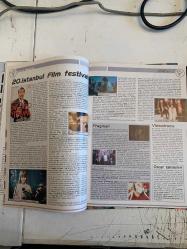 BLUE JEAN DERGİSİ - NİSAN 2001 - SAYI 4 - ROXETTE - DAFT PUNK - AEROSMITH - LATIN FURYASI - NIRVANA VE GRUNGE - EN İYİ ALBUM KAPAKLARI 3 - EMMA AÇIKLADI - SPICE GIRLS DAĞILABİLİR - J. LO'NUN SİHİRLİ ELBİSESİ - GORILLAZ - PHOENIX - 82 SAYFA - POSTERLER VE ÇIKARTMA EKİ YOKTUR