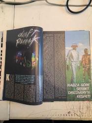 BLUE JEAN DERGİSİ - NİSAN 2001 - SAYI 4 - ROXETTE - DAFT PUNK - AEROSMITH - LATIN FURYASI - NIRVANA VE GRUNGE - EN İYİ ALBUM KAPAKLARI 3 - EMMA AÇIKLADI - SPICE GIRLS DAĞILABİLİR - J. LO'NUN SİHİRLİ ELBİSESİ - GORILLAZ - PHOENIX - 82 SAYFA - POSTERLER VE ÇIKARTMA EKİ YOKTUR