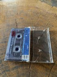 İSTANBUL KANATLARIMIN ALTINDA FİLM MÜZİKLERİ - TULUYHAN UĞURLU - KASET